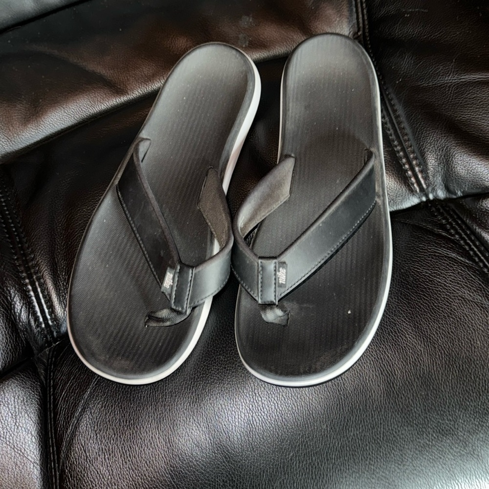 Nike flip flops